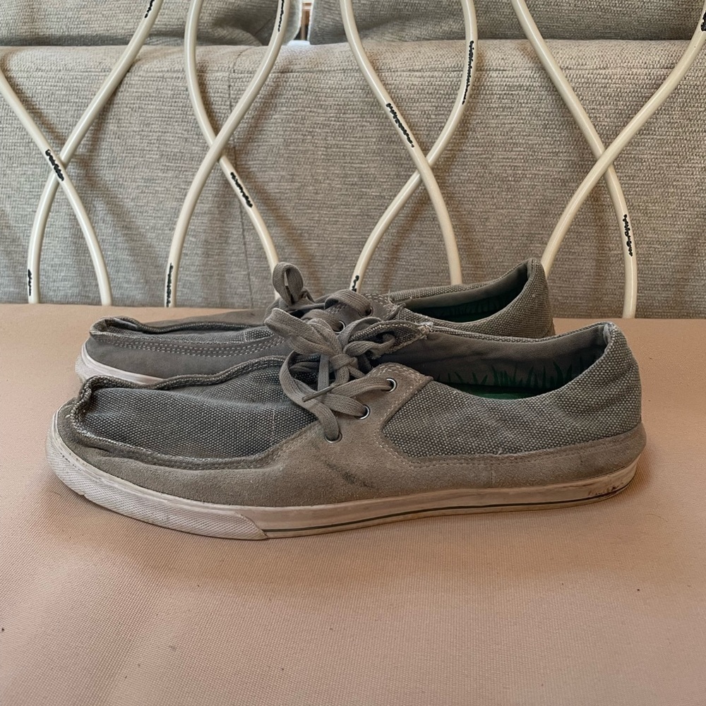 Sanuk Lace Up Chukka style Shoe in Grey Size 12 - Picture 2 of 6